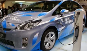 mobil hybrid buatan indonesia: Sejarah dan Milestones Penting