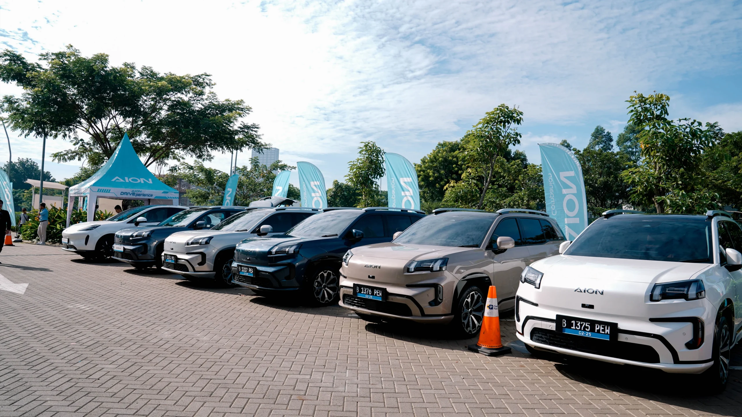 Test Drive Mobil Listrik Buatan Indonesia: Pengalaman Pertama yang Menggugah