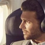 Headphone-noise-cancelling-terbaik-untuk-pesawat