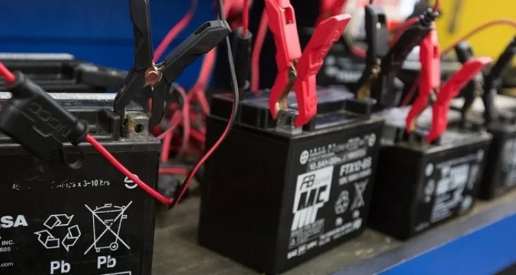 Bengkel Aki Mobil di Madiun yang Punya Layanan Cas Kilat: Pilihan Terbaik untuk Anda