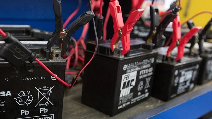 Bengkel Aki Mobil di Madiun yang Punya Layanan Cas Kilat: Pilihan Terbaik untuk Anda