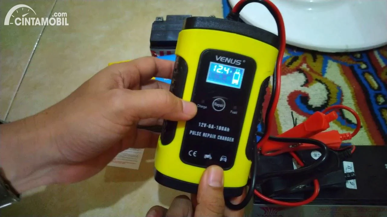 Berapa jam harus cas aki mobil yang kosong total