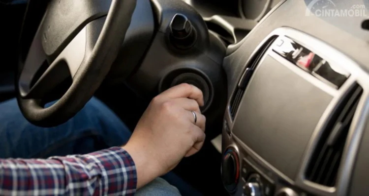 Berapa lama aki mobil kuat menyalakan kulkas mobil saat mesin mati: Faktor-faktor utama