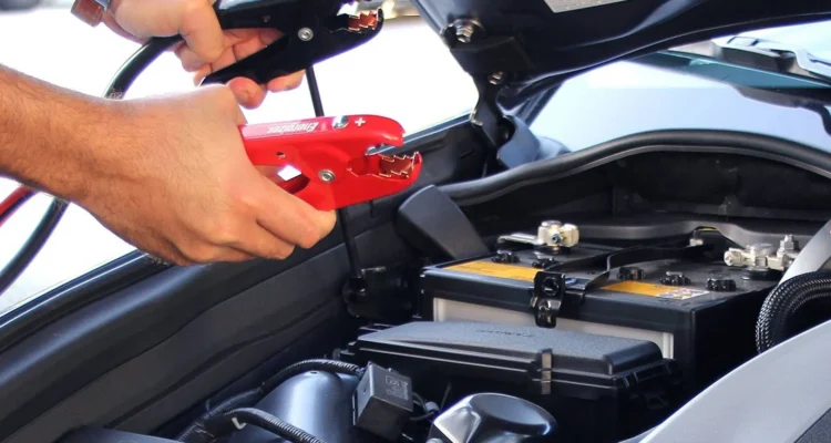 Berapa lama umur aki mobil kering jika jarang dipakai? Faktor-faktor yang memengaruhi