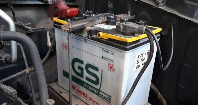 Cara ganti aki mobil di bengkel resmi vs bengkel biasa: Perbandingan Lengkap