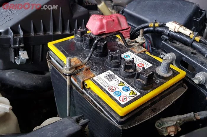 Cara ganti aki mobil merek Bosch High Performance: Langkah demi langkah