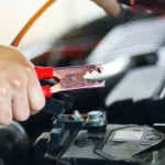 Cara ganti aki mobil merek Motobatt vs Delkor: Persiapan dan Alat yang Diperlukan