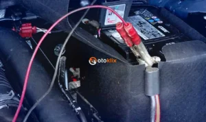 Cara ganti aki mobil saat kondisi darurat di malam hari tanpa senter: Persiapan Awal