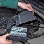 Cara ganti aki mobil yang letaknya di bawah box filter udara (Eropa)