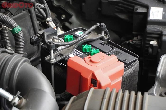 Cara ganti aki mobil yang lokasinya di bawah kursi: Persiapan awal