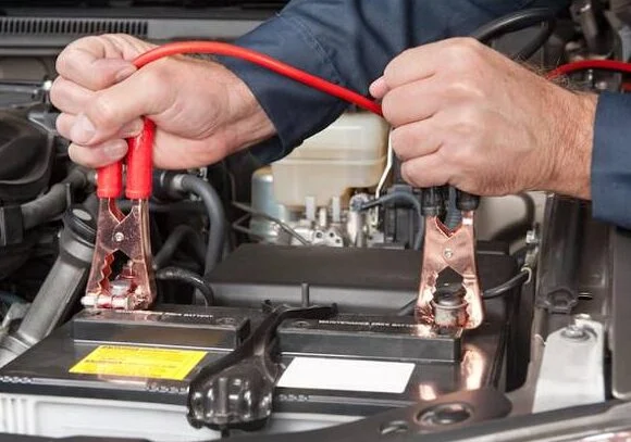 Cara ganti aki mobil yang menggunakan sistem regeneratif braking: Persiapan Awal