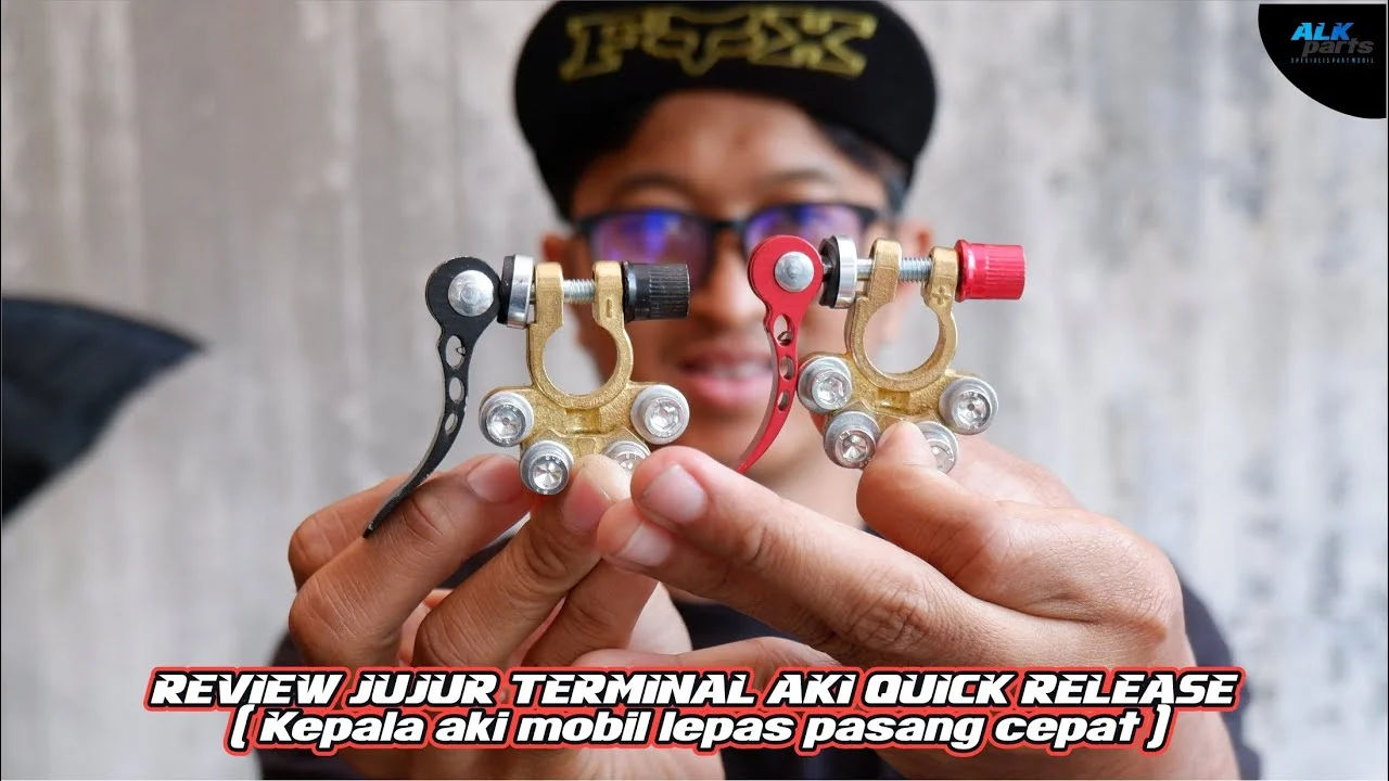 Cara ganti aki mobil yang menggunakan terminal model cepat (quick release)