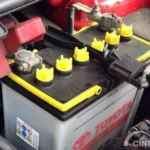 Cara membedakan aki mobil asli dan aki mobil rekondisi (cat ulang) secara menyeluruh