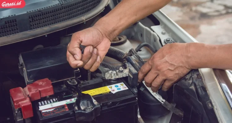 Cara membuang aki bekas setelah ganti aki baru secara aman