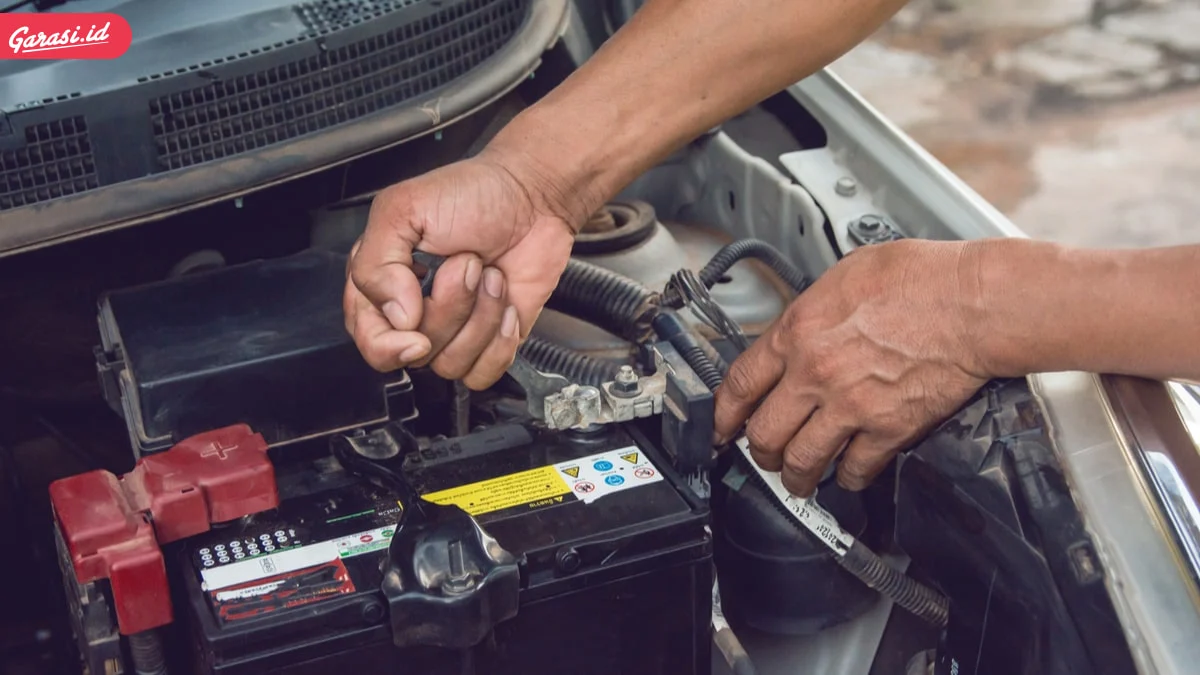 Cara membuang aki bekas setelah ganti aki baru secara aman