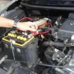 Cara pasang aki mobil dengan tambahan volt stabilizer eksternal: Persiapan Awal