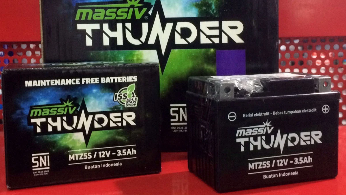 Cara pasang aki mobil merek Massiv White vs Massiv Thunder: Persiapan Alat dan Keamanan