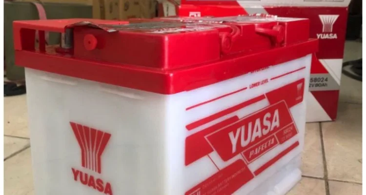 Cara pasang aki mobil merek Yuasa Pafecta (Aki Basah)