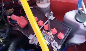 Cara pasang alat cut-off aki mobil untuk mobil simpanan: Persiapan Alat dan Bahan