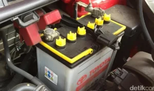 Cara pasang alat proteksi aki dari petir (Surge Protector) untuk mobil: Langkah demi Langkah