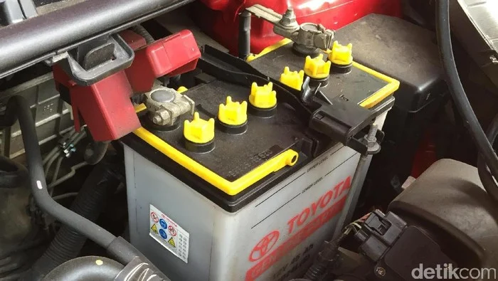 Cara pasang alat proteksi aki dari petir (Surge Protector) untuk mobil: Langkah demi Langkah