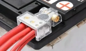 Cara pasang busbar di terminal aki untuk rapihkan kabel aksesoris
