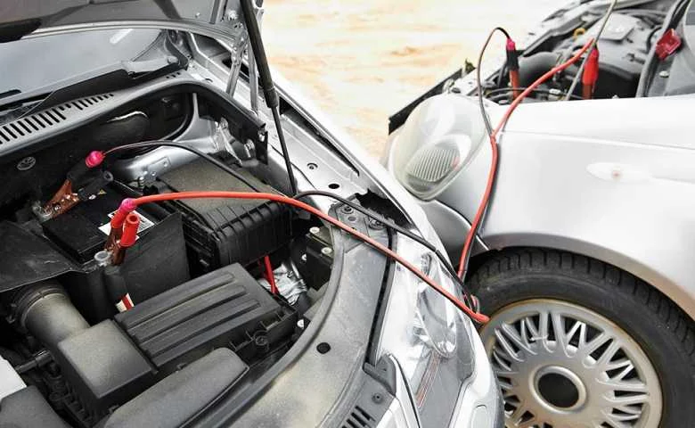 Cara pasang kabel jumper aki mobil: Langkah demi langkah