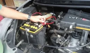 Cara pasang stabilizer voltase aki mobil (Pivot/Raizin): Persiapan Awal