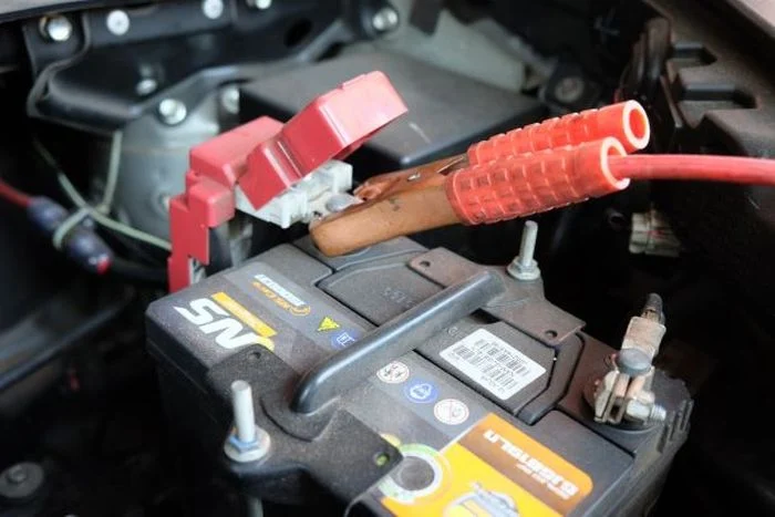 Efek negatif jika kabel aki tidak kencang saat dipasang: Dampak pada sistem kelistrikan