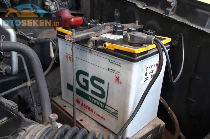 Kenapa baut aki mobil sering kendor sendiri setelah dipasang? Penyebab Utama dan Solusinya