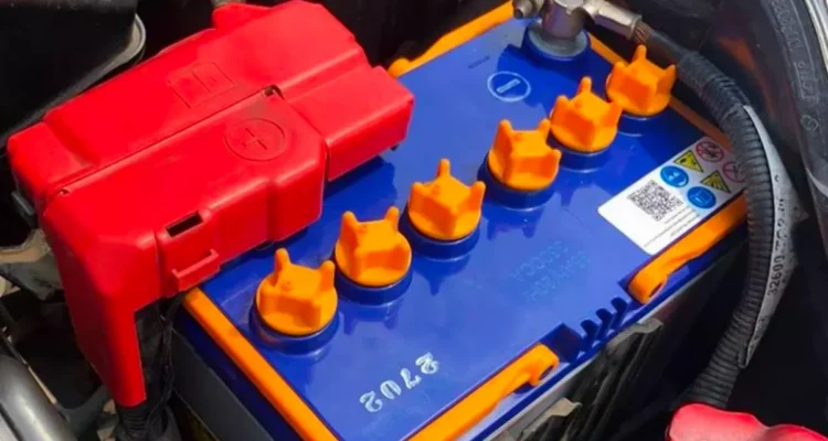 Kesalahan fatal saat pasang aki mobil yang harus dihindari