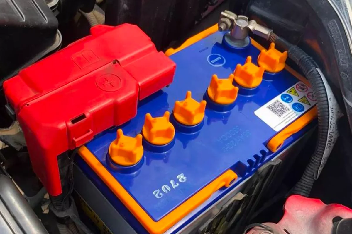 Kesalahan fatal saat pasang aki mobil yang harus dihindari