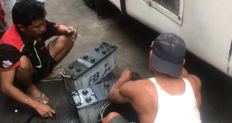 Mengapa Memilih Jasa Pasang Aki Mobil untuk Armada Bus Pariwisata Itu Penting?