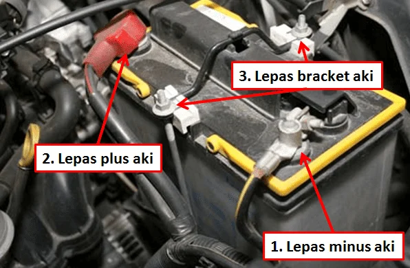 Perbedaan urutan lepas kabel aki mobil bensin dan diesel