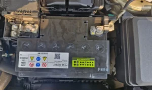 Proses Penggantian Aki di Lokasi Pelanggan