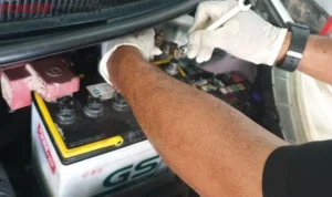 Resiko Salah Urutan Lepas Kabel Aki pada Kendaraan