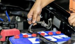 Tips memasang aki mobil agar kuat starter di suhu pegunungan yang dingin