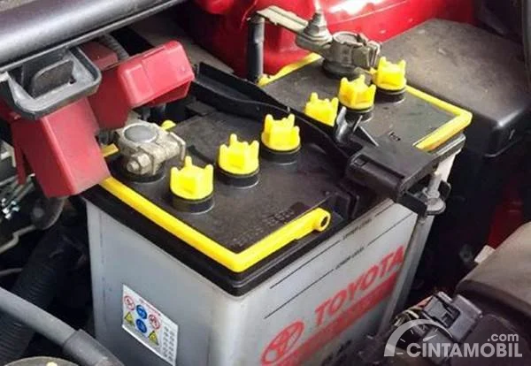 Tips menghindari penipuan aki mobil rekondisi (aki bekas dicat baru)